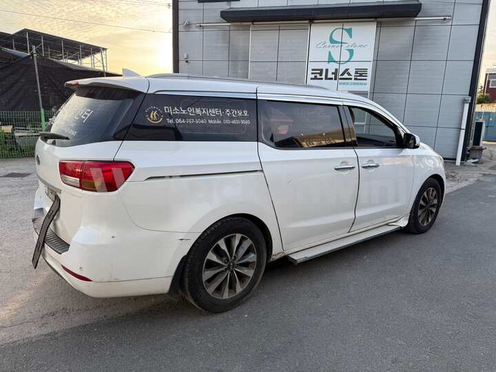 Kia Carnival 2015 — 4