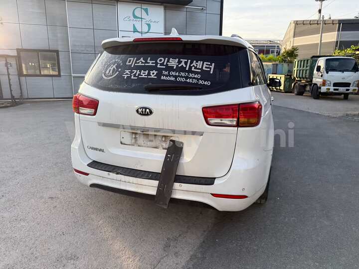Kia Carnival 2015 — 5