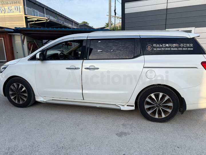 Kia Carnival 2015 — 7