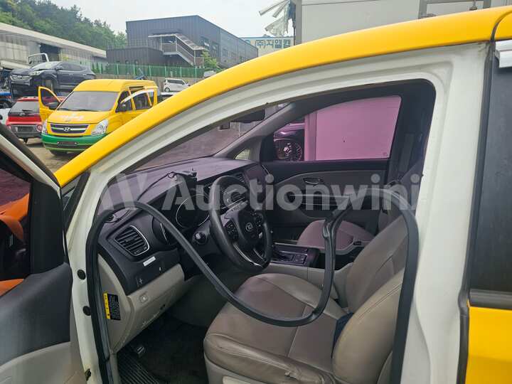 Kia Carnival 2016 — 5