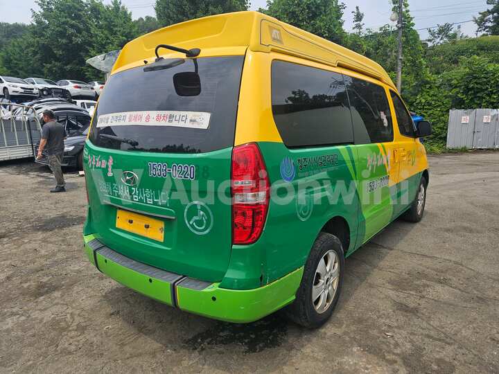 Hyundai Starex 2015 — 29