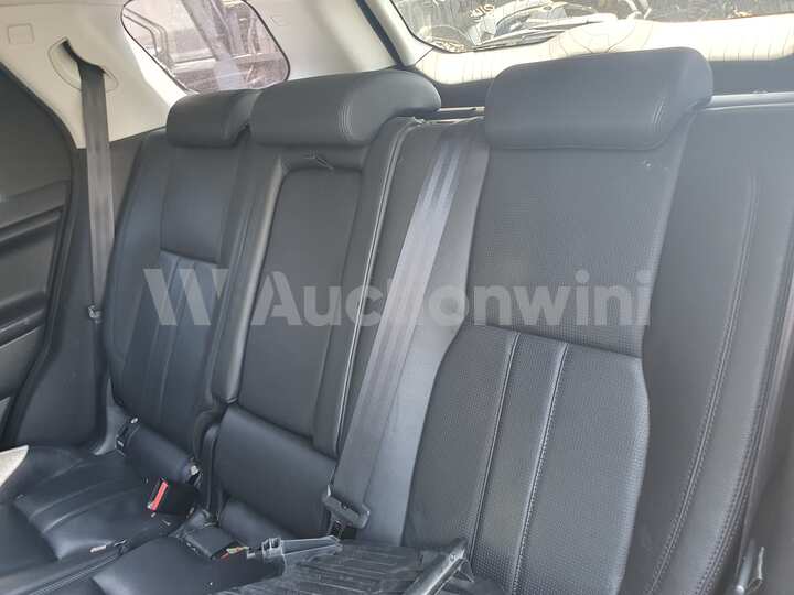 Land Rover Discovery Sport 2016 — 32