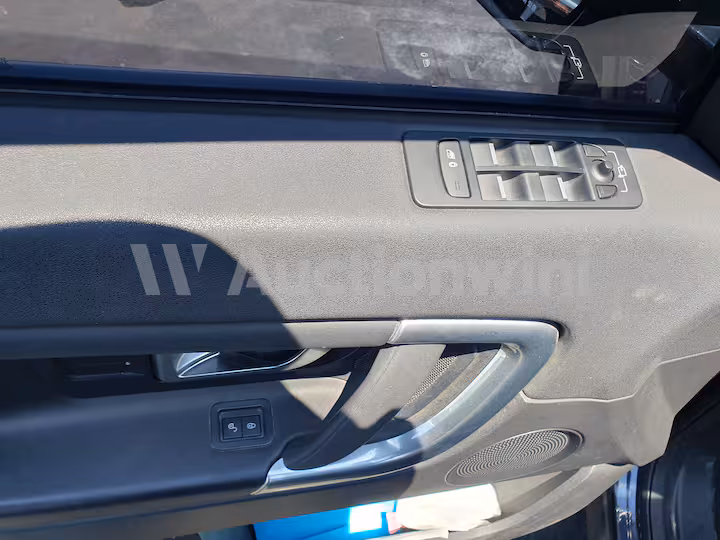Land Rover Discovery Sport 2016 — 38