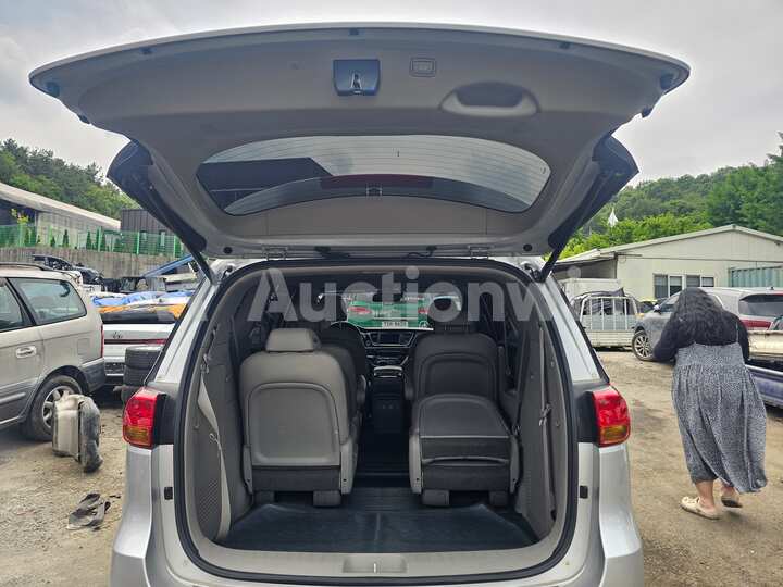 Kia Carnival 2015 — 3