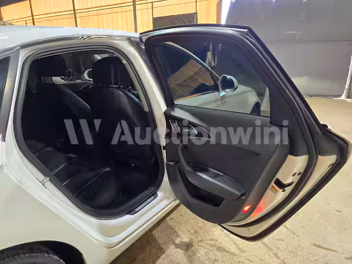 Audi A6 2015 — 27
