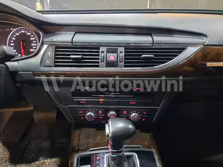 Audi A6 2015 — 43