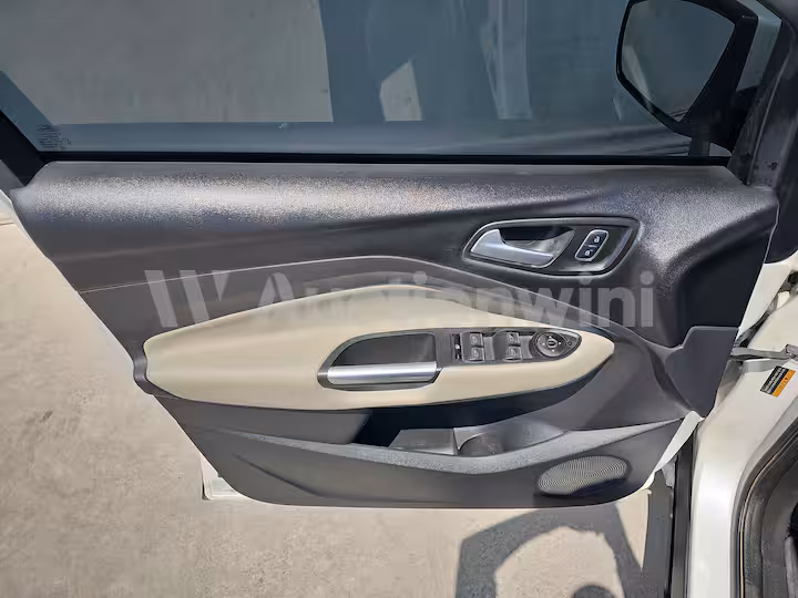 Ford Kuga 2017 — 34