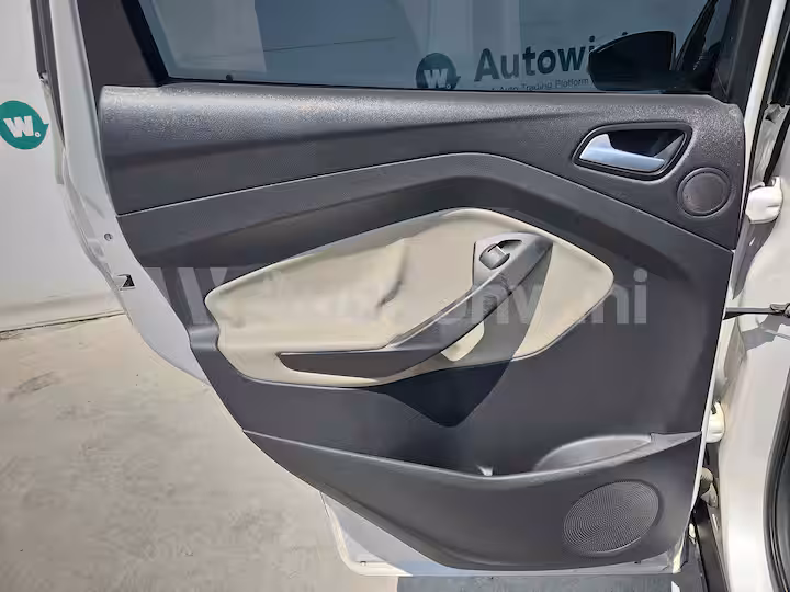 Ford Kuga 2017 — 36