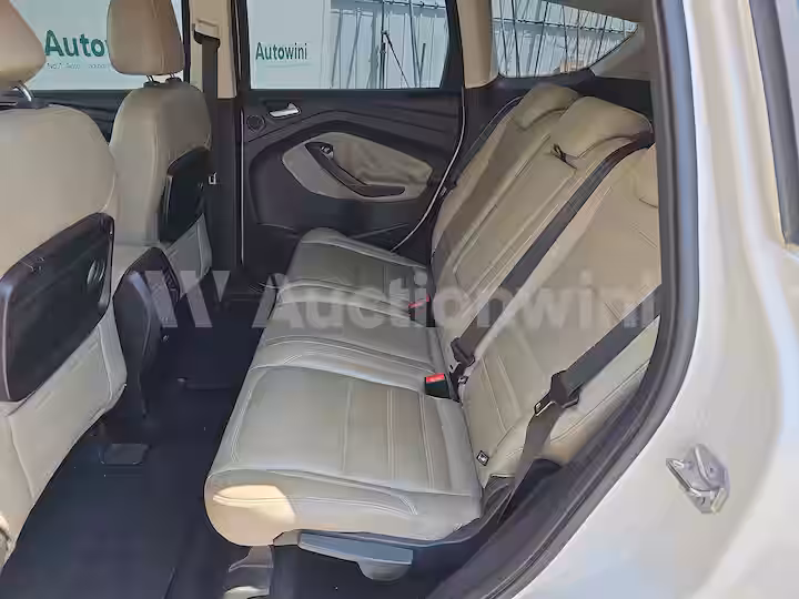 Ford Kuga 2017 — 48