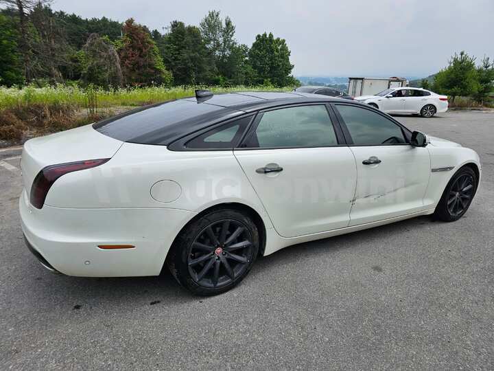 2016 Jaguar XJ 3.0D — 4