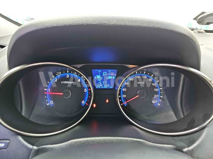 Hyundai Tucson 2013 — 28