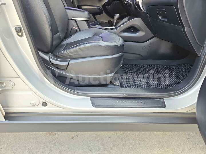 Hyundai Tucson 2013 — 32
