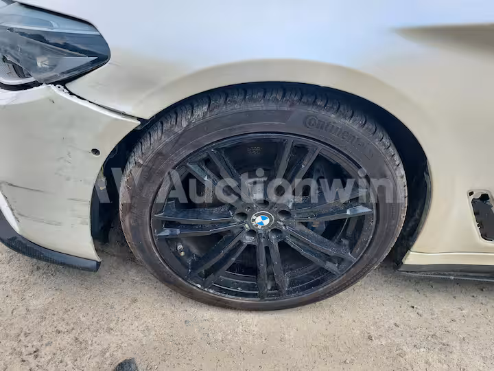 BMW 5 Series 2019 — 12