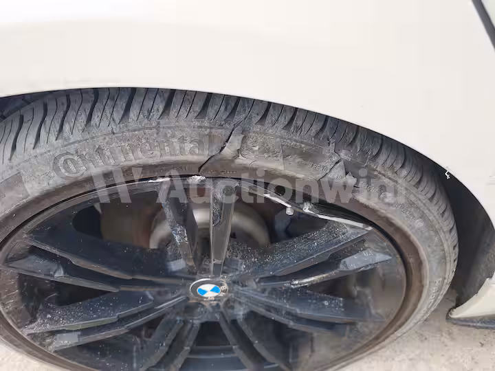 BMW 5 Series 2019 — 27