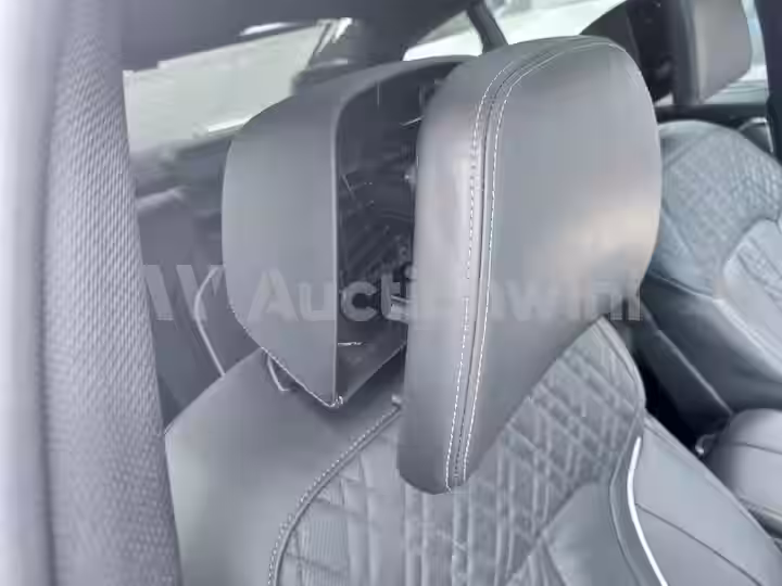 BMW 5 Series 2019 — 41