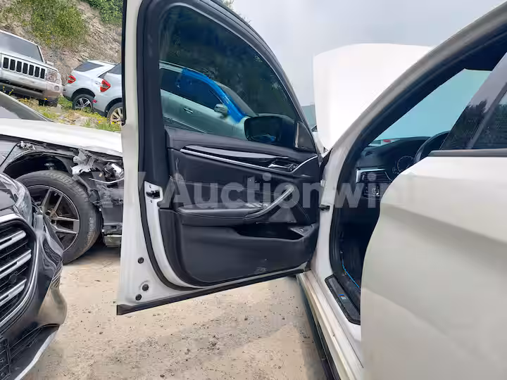 BMW 5 Series 2019 — 45