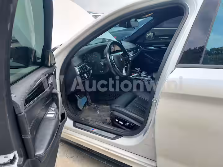 BMW 5 Series 2019 — 46