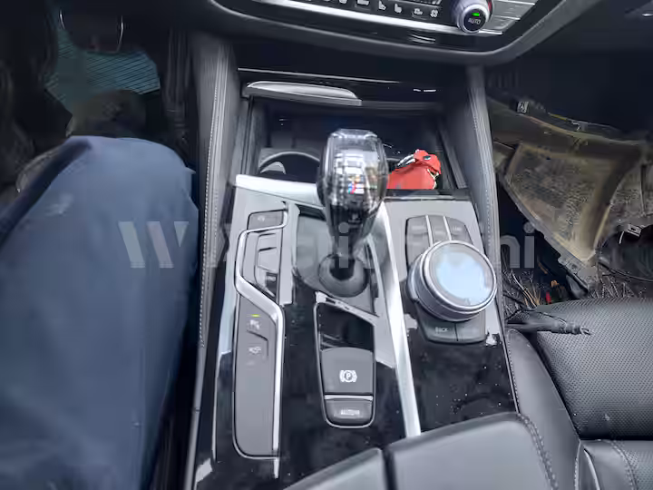 BMW 5 Series 2019 — 57