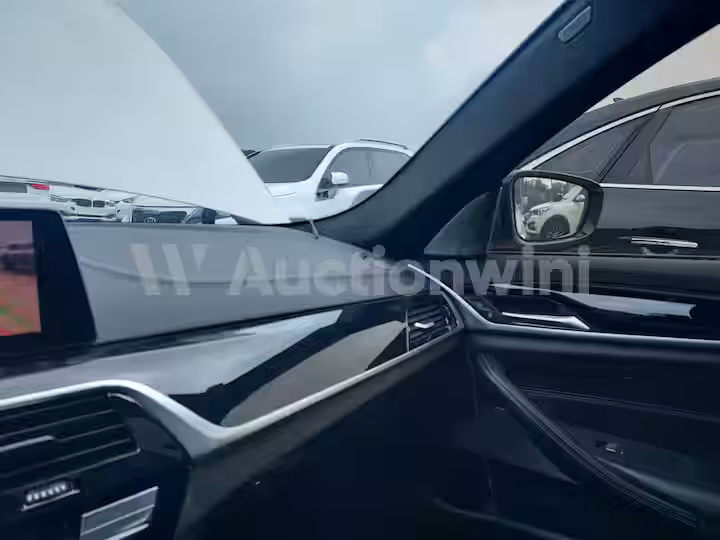 BMW 5 Series 2019 — 58
