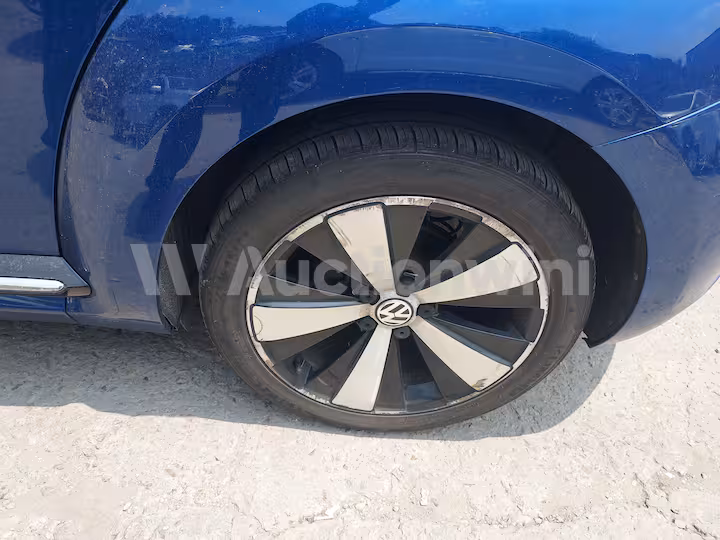 Volkswagen Beetle 2013 — 11