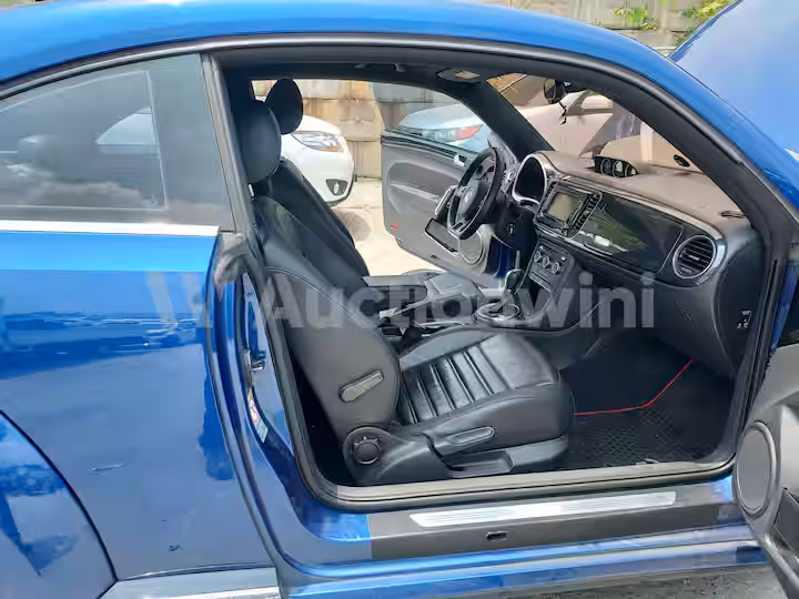 Volkswagen Beetle 2013 — 27