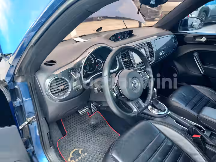 Volkswagen Beetle 2013 — 36