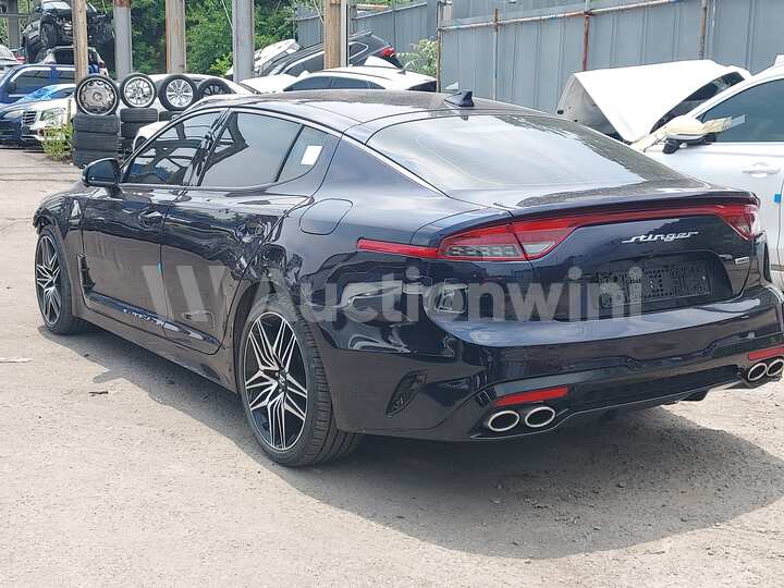 Kia Stinger 2021 — 3