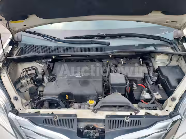 Toyota Sienna 2012 — 24