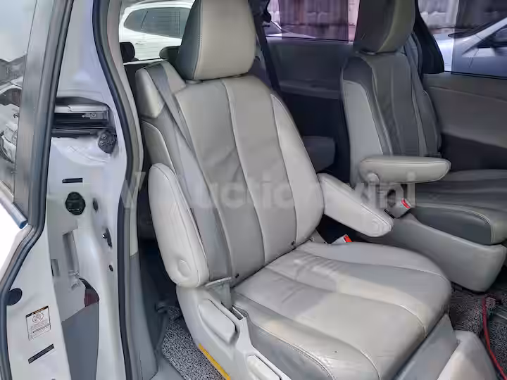 Toyota Sienna 2012 — 31