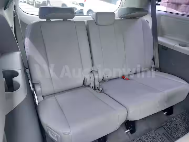 Toyota Sienna 2012 — 32