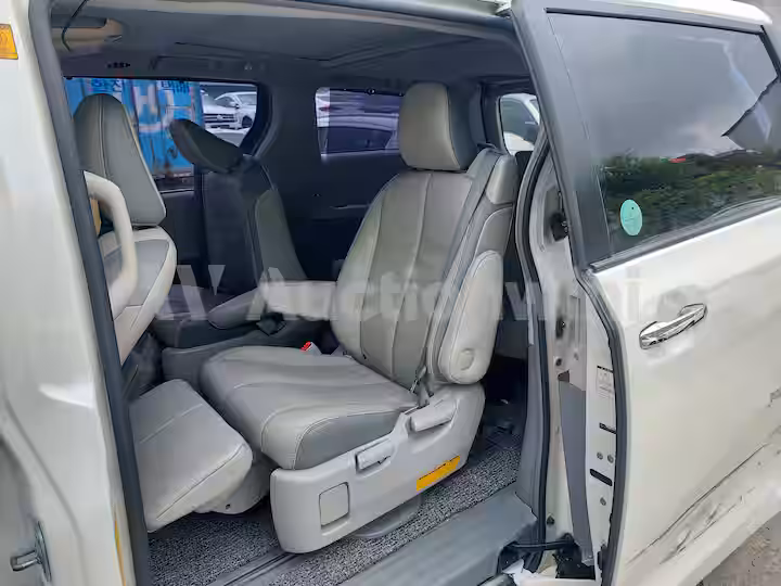 Toyota Sienna 2012 — 37