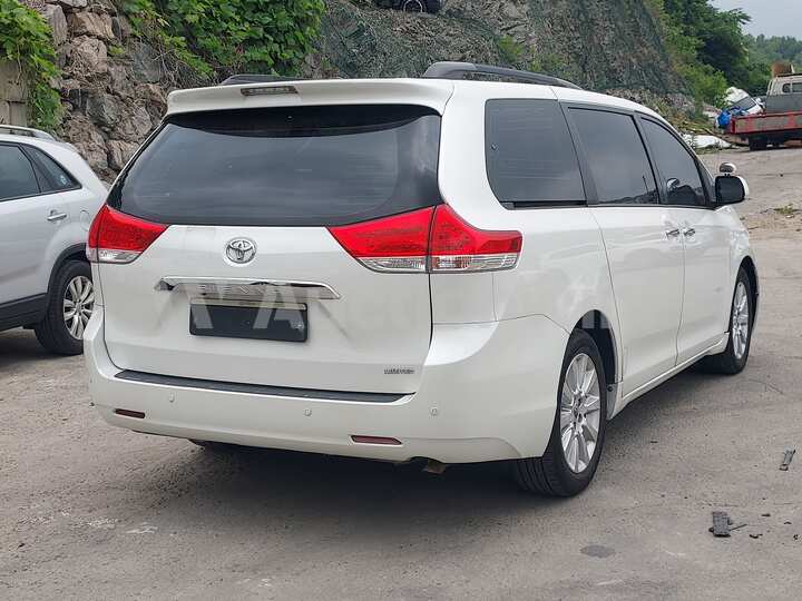 Toyota Sienna 2012 — 5