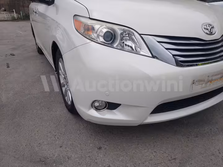 Toyota Sienna 2012 — 8