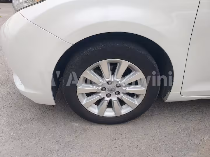Toyota Sienna 2012 — 10
