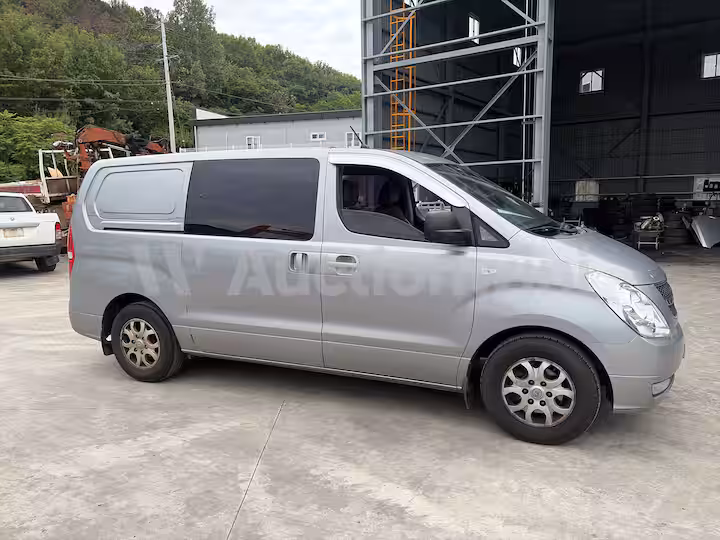 Hyundai Starex 2016 — 2