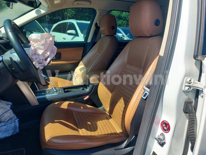 Land Rover Discovery Sport 2018 — 36
