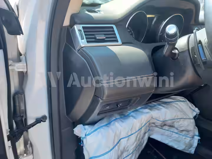 Land Rover Discovery Sport 2018 — 41