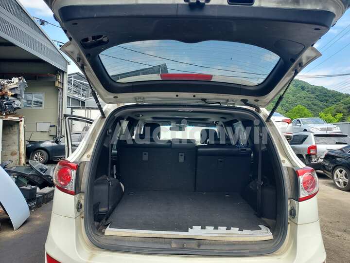 Hyundai SantaFe 2011 — 32