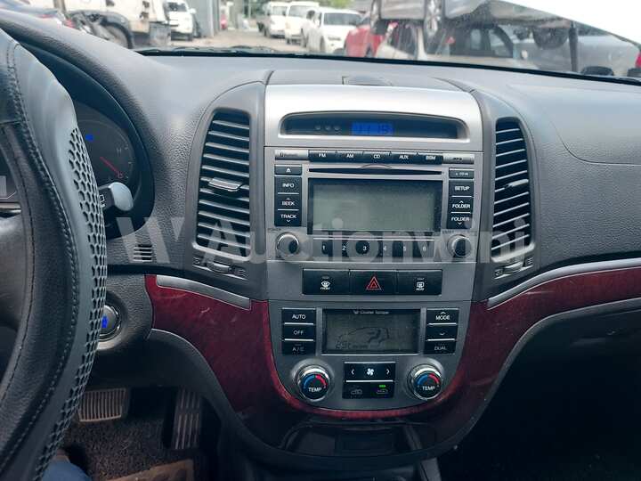 Hyundai SantaFe 2011 — 42