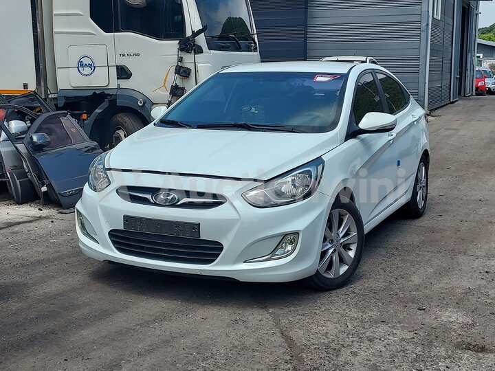 Hyundai Accent 2012 — 2