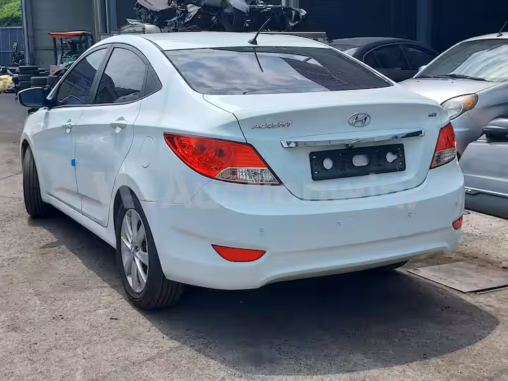 Hyundai Accent 2012 — 3