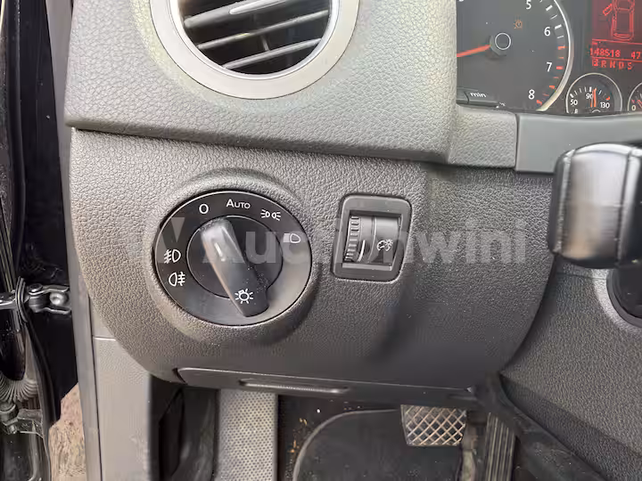 Volkswagen Tiguan 2009 — 14