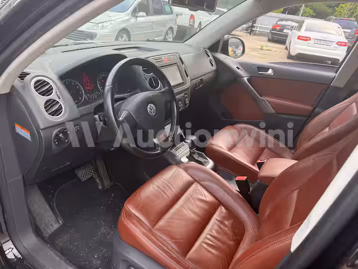 Volkswagen Tiguan 2009 — 19