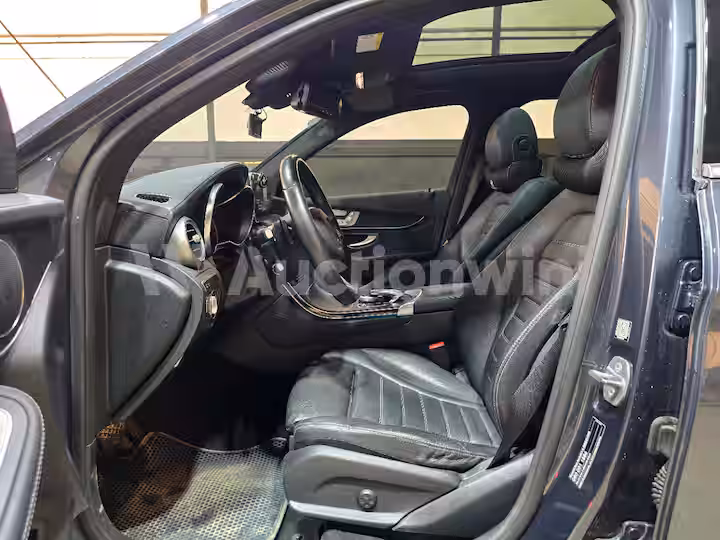 Mercedes Benz GLC Class 2016 — 16