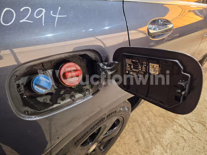 Mercedes Benz GLC Class 2016 — 25