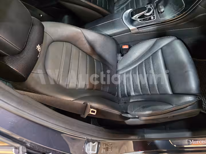 Mercedes Benz GLC Class 2016 — 30