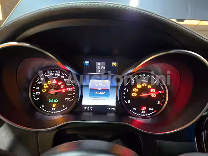 Mercedes Benz GLC Class 2016 — 38