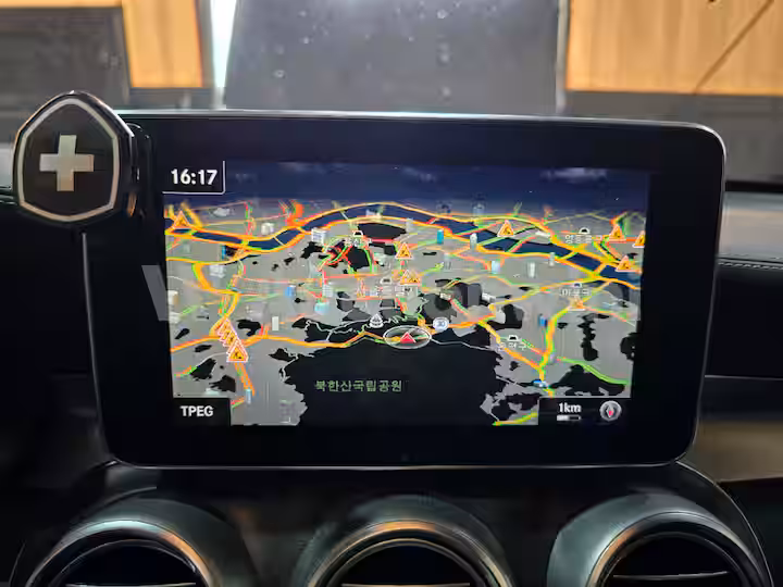 Mercedes Benz GLC Class 2016 — 41