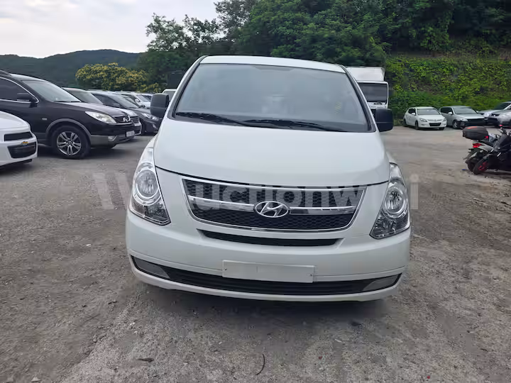 Hyundai Starex 2011 — 2