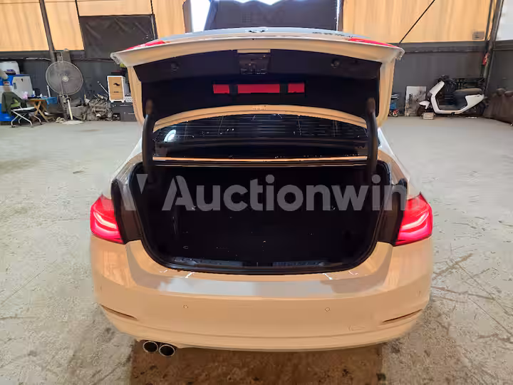 BMW 3 Series 2016 — 22